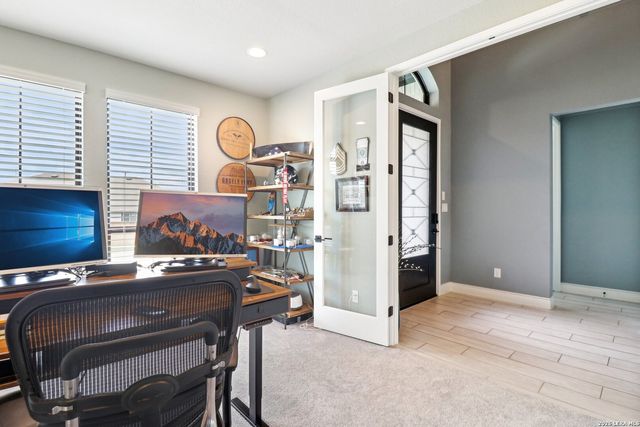 1907 peres, New Braunfels, TX 78132