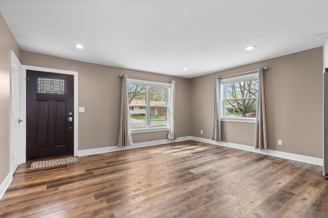 706 Leona Drive, Ann Arbor, MI 48103