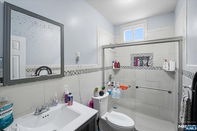 2105 New York Avenue, Union City, NJ 07087