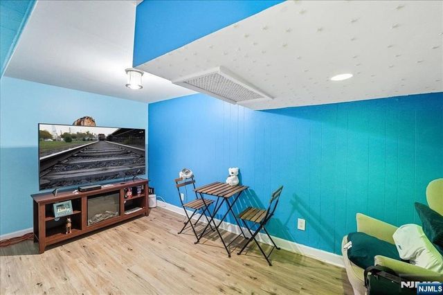 2105 New York Avenue, Union City, NJ 07087