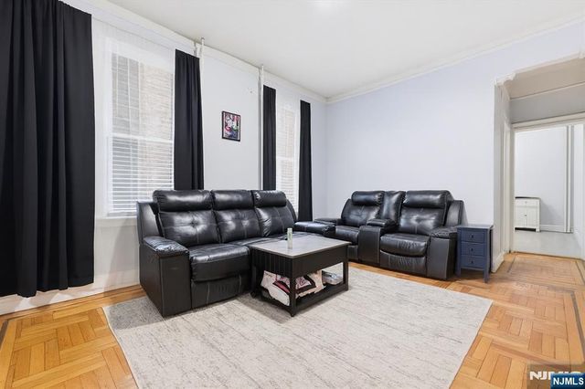 2105 New York Avenue, Union City, NJ 07087