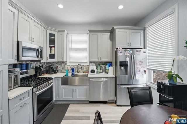 2105 New York Avenue, Union City, NJ 07087