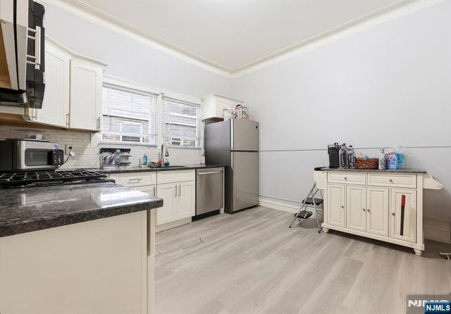 2105 New York Avenue, Union City, NJ 07087