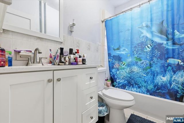 2105 New York Avenue, Union City, NJ 07087