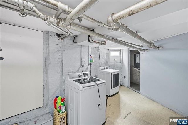 2105 New York Avenue, Union City, NJ 07087