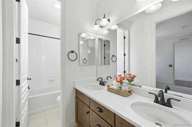 10640 Star Thistle Court, Highlands Ranch, CO 80126