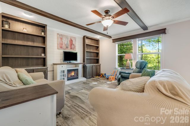 118 Bartram Way, Black Mountain, NC 28711