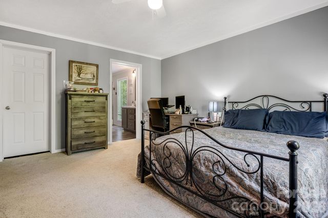 118 Bartram Way, Black Mountain, NC 28711