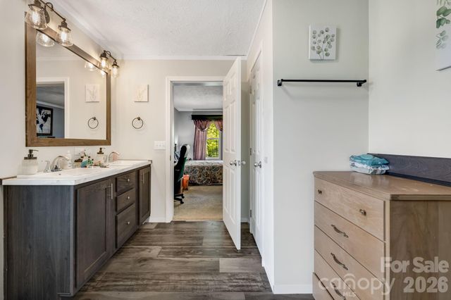 118 Bartram Way, Black Mountain, NC 28711