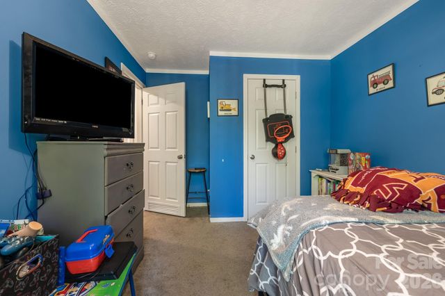 118 Bartram Way, Black Mountain, NC 28711