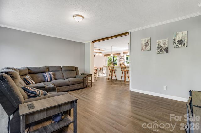 118 Bartram Way, Black Mountain, NC 28711