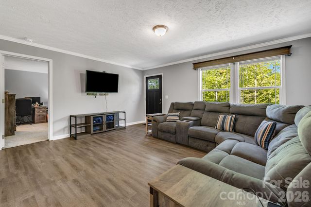 118 Bartram Way, Black Mountain, NC 28711
