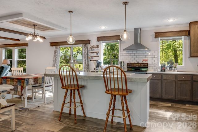 118 Bartram Way, Black Mountain, NC 28711