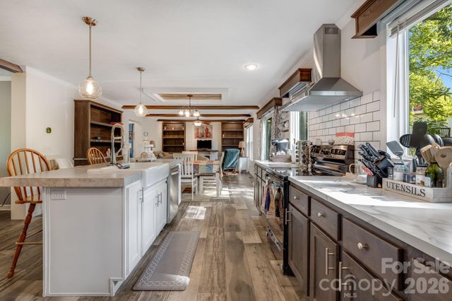 118 Bartram Way, Black Mountain, NC 28711