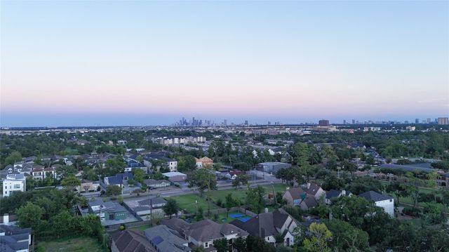 1520 Whispering Pines Dr, Houston, TX 77055