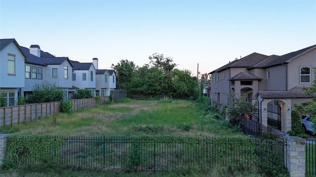 1520 Whispering Pines Dr, Houston, TX 77055