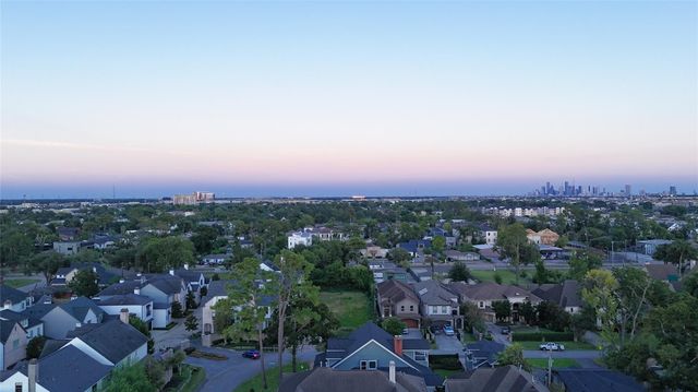 1520 Whispering Pines Dr, Houston, TX 77055