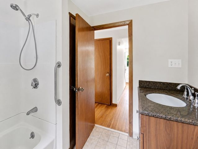 30 Keans Road, Burlington, MA 01803