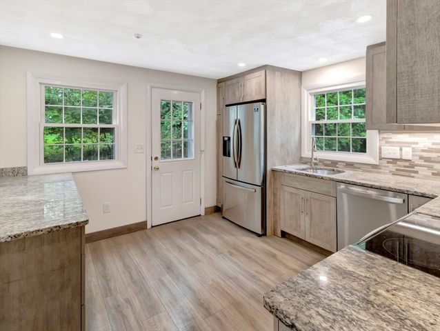 30 Keans Road, Burlington, MA 01803