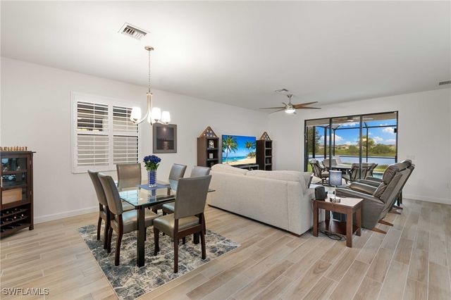 1473 Birdie DR, Naples, FL 34120