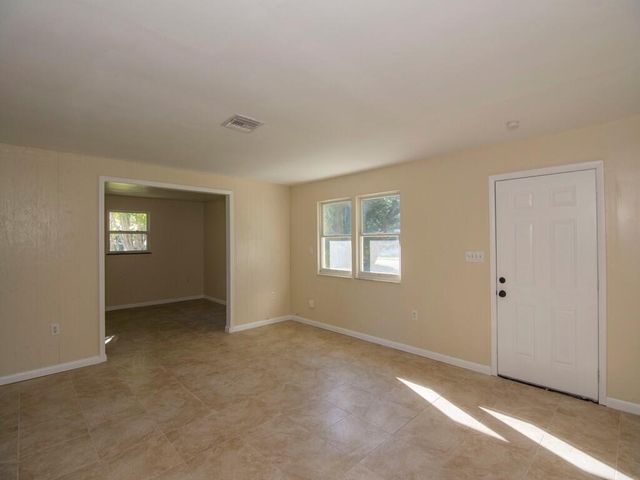 8604 Brookline Avenue, Fort Pierce, FL 34951