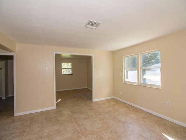 8604 Brookline Avenue, Fort Pierce, FL 34951