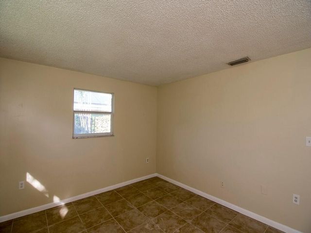 8604 Brookline Avenue, Fort Pierce, FL 34951
