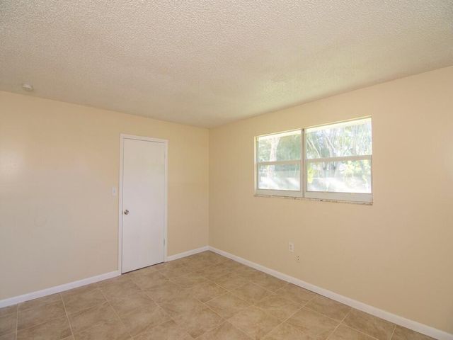 8604 Brookline Avenue, Fort Pierce, FL 34951