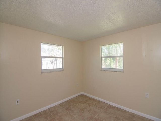 8604 Brookline Avenue, Fort Pierce, FL 34951