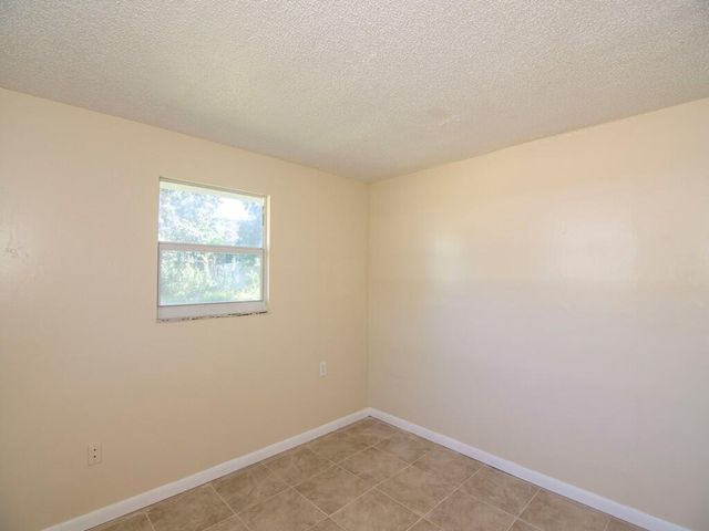 8604 Brookline Avenue, Fort Pierce, FL 34951