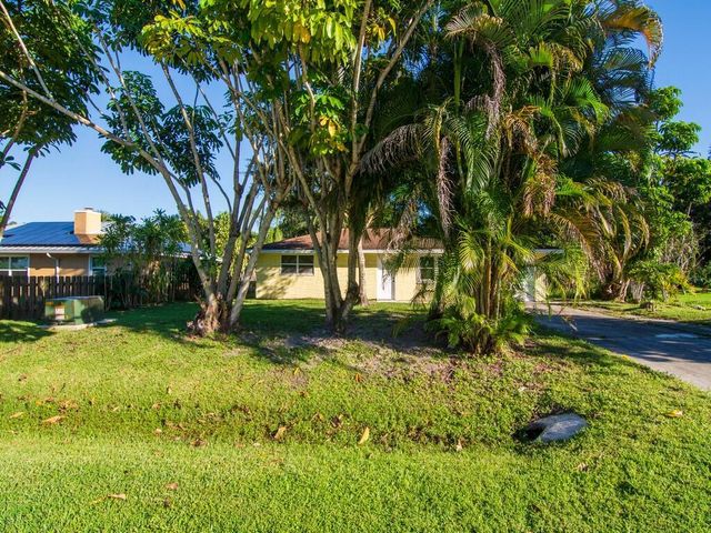 8604 Brookline Avenue, Fort Pierce, FL 34951