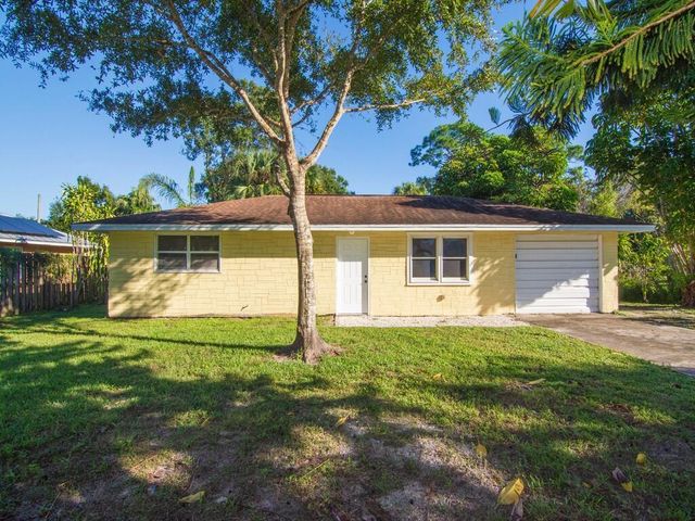 8604 Brookline Avenue, Fort Pierce, FL 34951