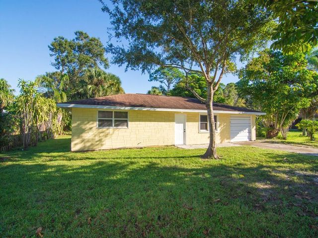 8604 Brookline Avenue, Fort Pierce, FL 34951