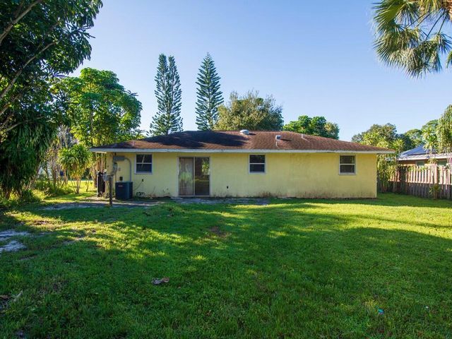 8604 Brookline Avenue, Fort Pierce, FL 34951