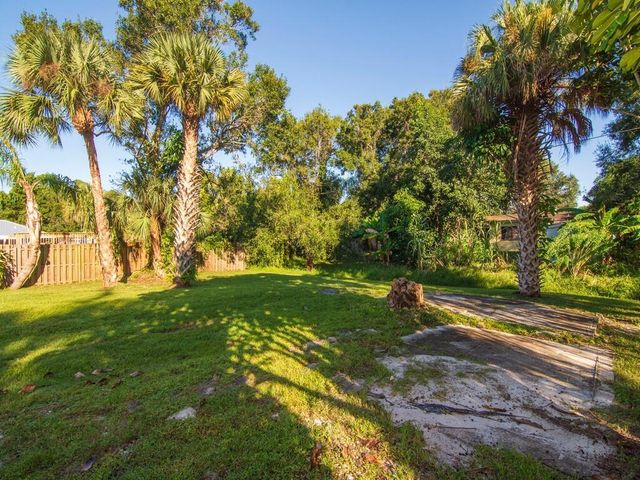8604 Brookline Avenue, Fort Pierce, FL 34951