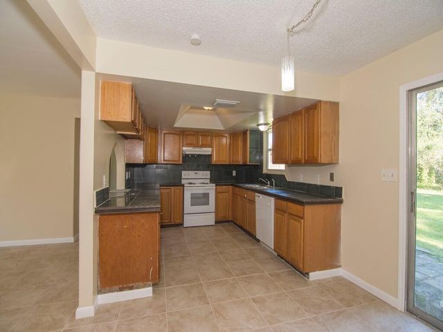 8604 Brookline Avenue, Fort Pierce, FL 34951