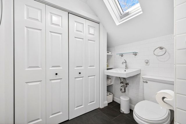 16 Primrose St 3, Boston, MA 02131