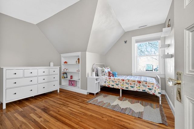 16 Primrose St 3, Boston, MA 02131