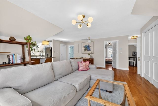 16 Primrose St 3, Boston, MA 02131