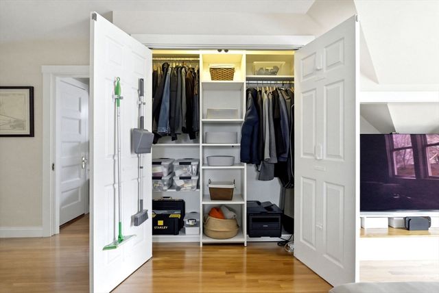 16 Primrose St 3, Boston, MA 02131