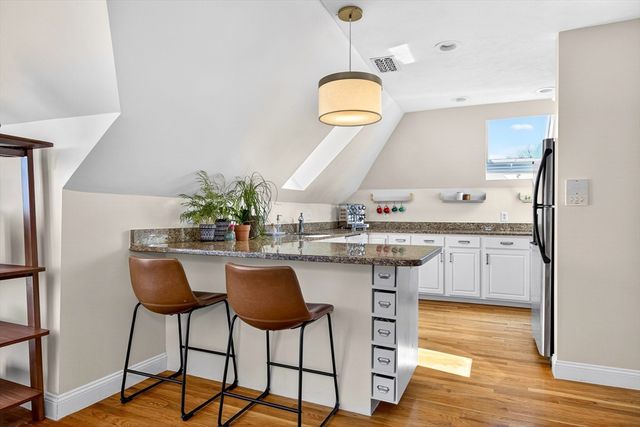 16 Primrose St 3, Boston, MA 02131