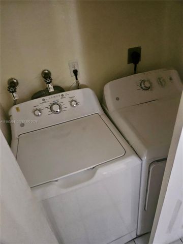 170 NE 142nd St 3, Miami, FL 33161