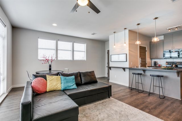 906 W Cannon Street 200, Fort Worth, TX 76104
