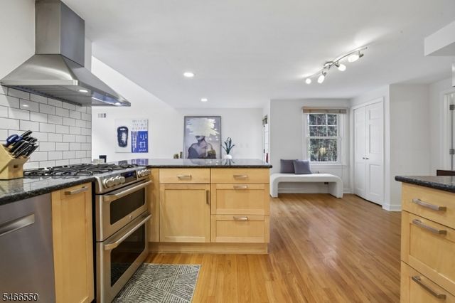 68 Crescent Pl, Millburn Twp., NJ 07078