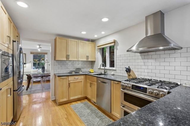 68 Crescent Pl, Millburn Twp., NJ 07078