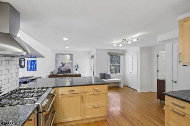 68 Crescent Pl, Millburn Twp., NJ 07078