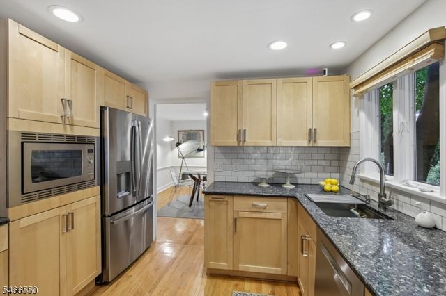 68 Crescent Pl, Millburn Twp., NJ 07078