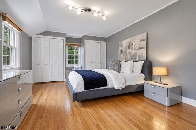 68 Crescent Pl, Millburn Twp., NJ 07078