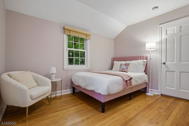 68 Crescent Pl, Millburn Twp., NJ 07078
