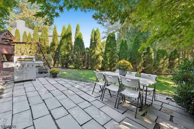 68 Crescent Pl, Millburn Twp., NJ 07078